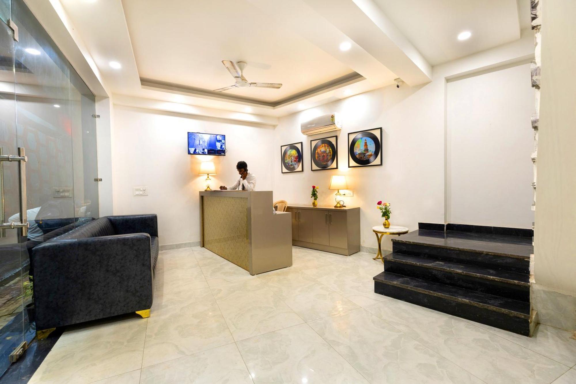 Hotel Opo The Black Eye 3*